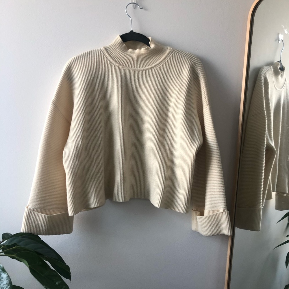Cropped MNG Knitted Turtleneck